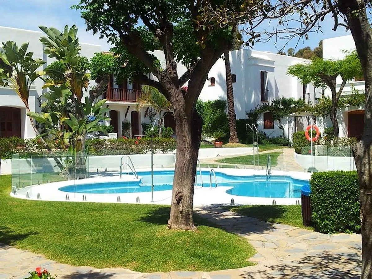 Apartment Estepona - Playa - Villa De 3 Dormitorios Con Acceso Directo A La Piscina Y Al Lado Del Mar Spain